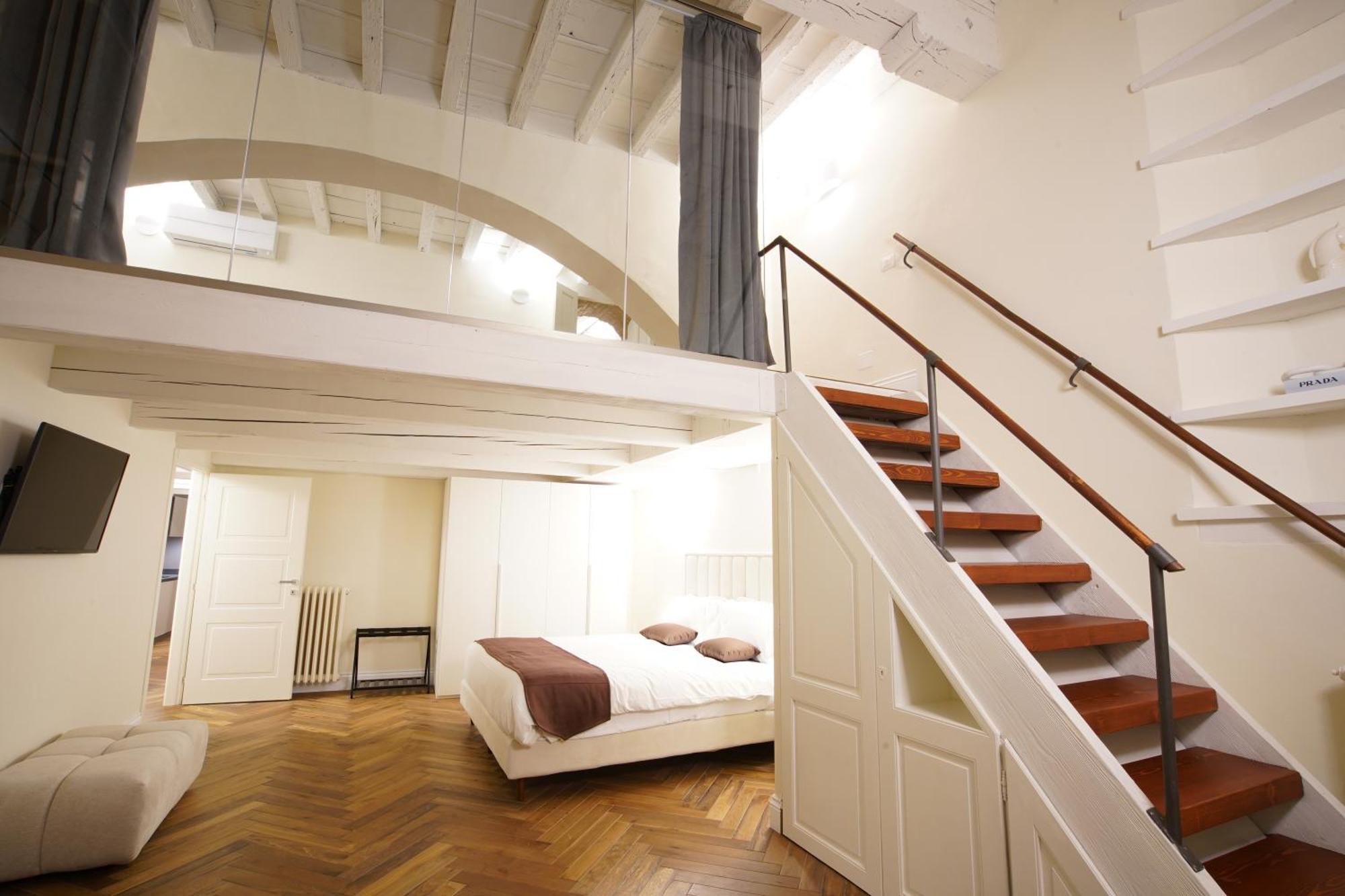 Apartment Loft Moderno Vista Centro Citta J House Florence
