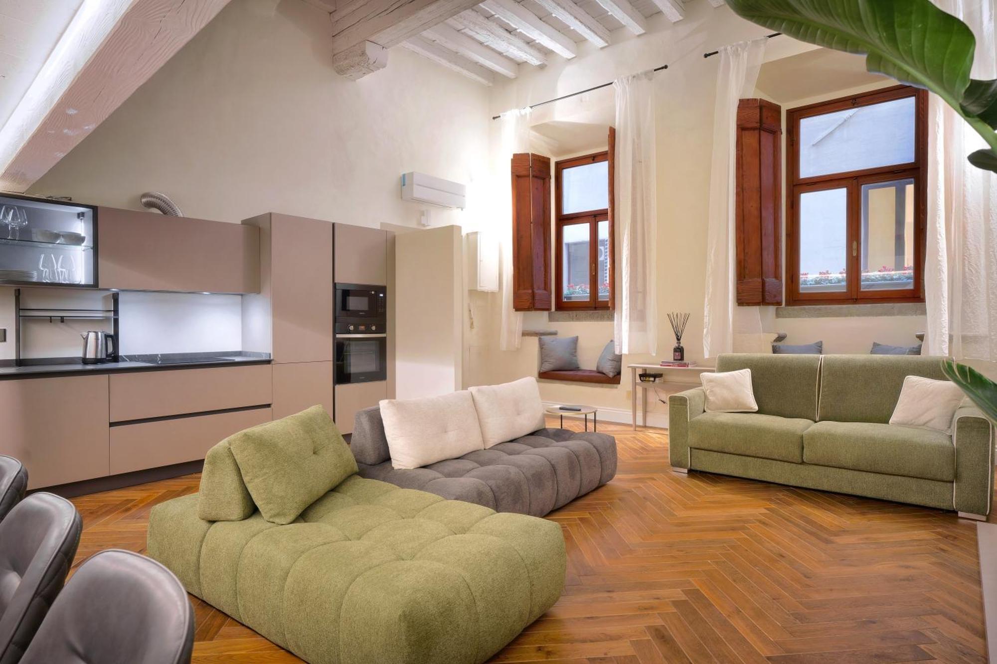 Apartment Loft Moderno Vista Centro Citta J House